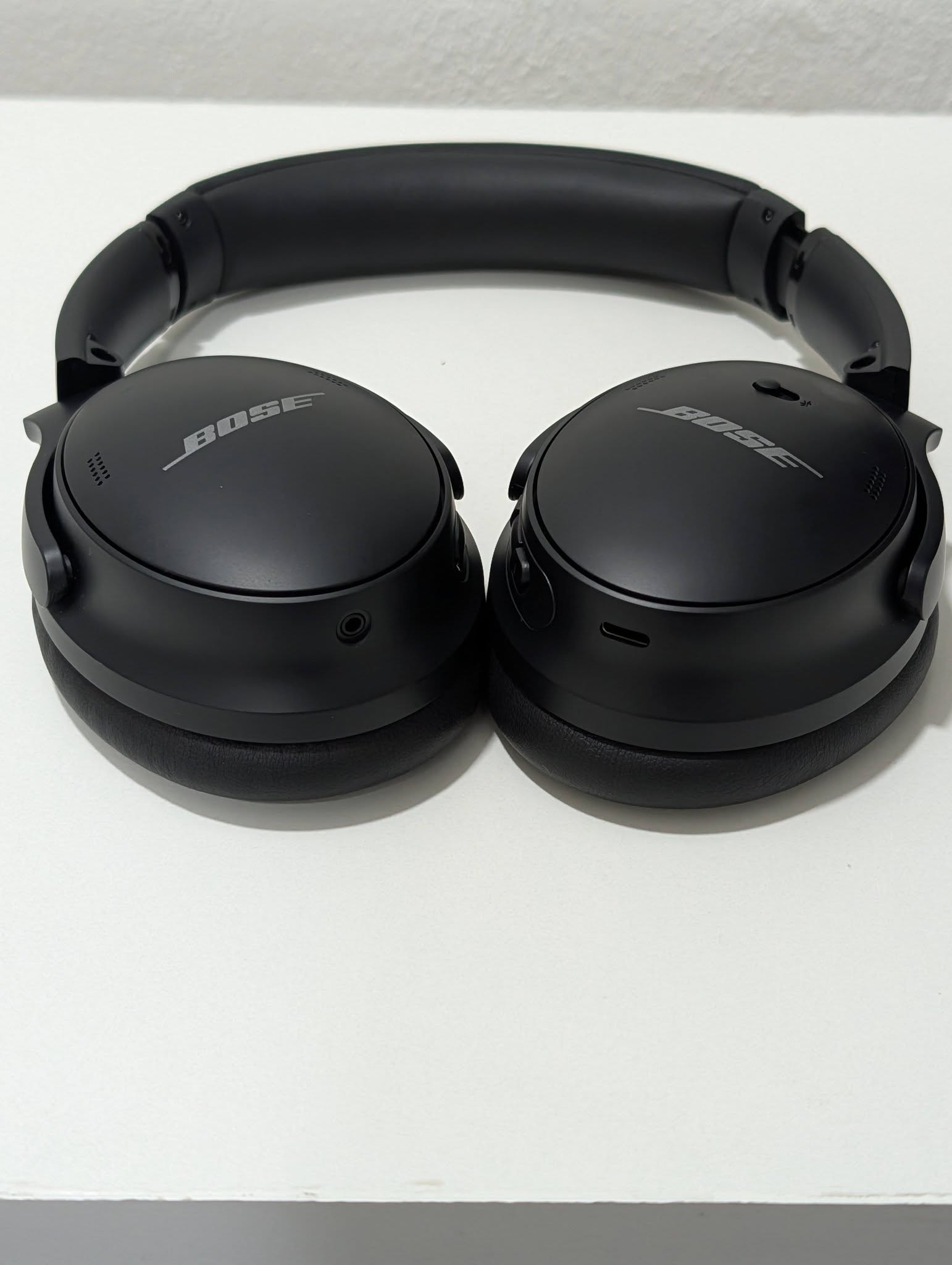 AUDÍFONOS INALÁMBRICOS BOSE CON ESTUCHE - NEGROS